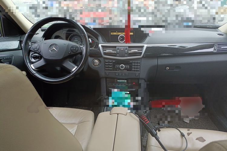 Used Mercedes-Benz E-Class 2011 E 300 L Fashion Prestige Model Center Console