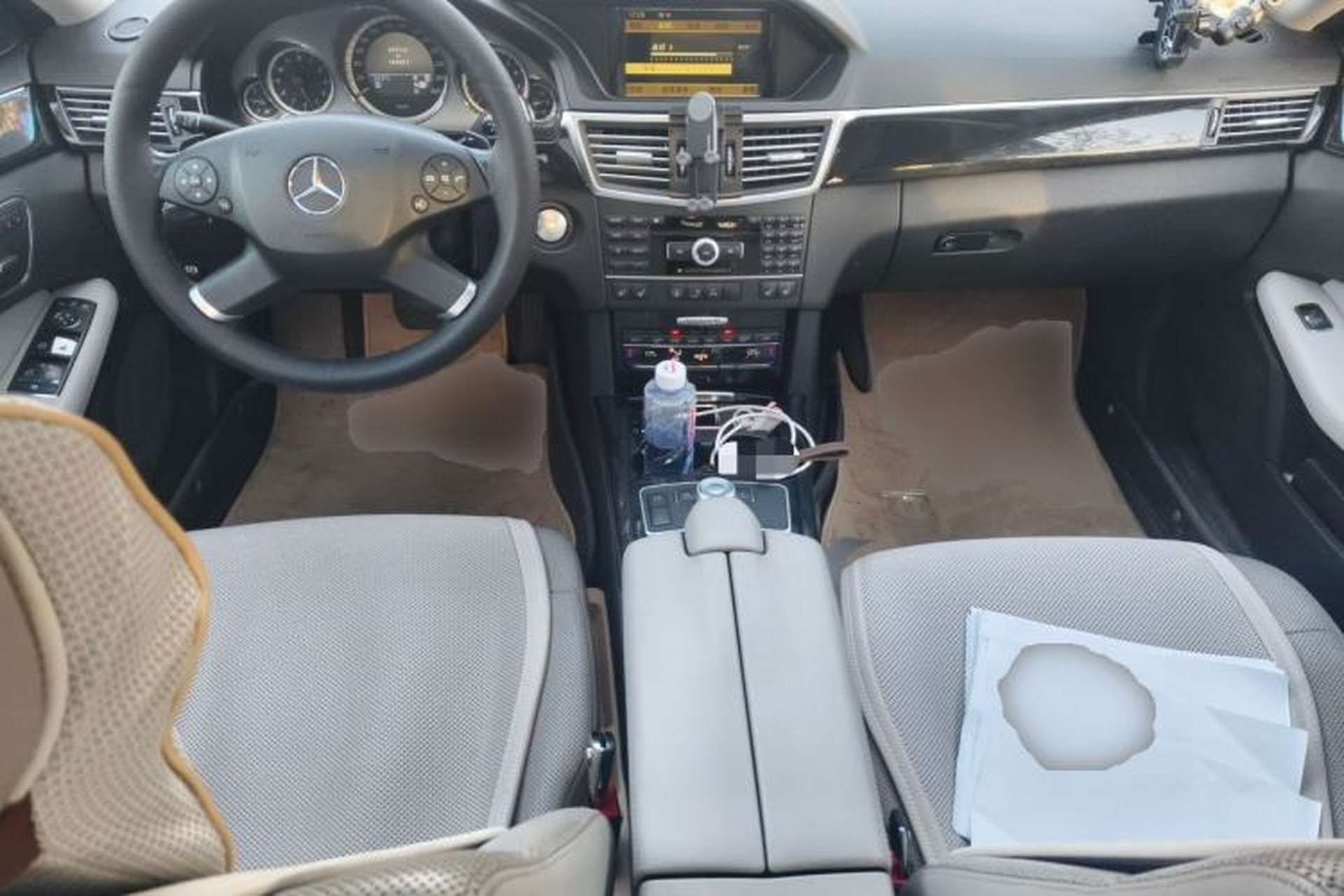 Used Mercedes-Benz E-Class 2011 E 300 L Fashion Prestige Model Center Console