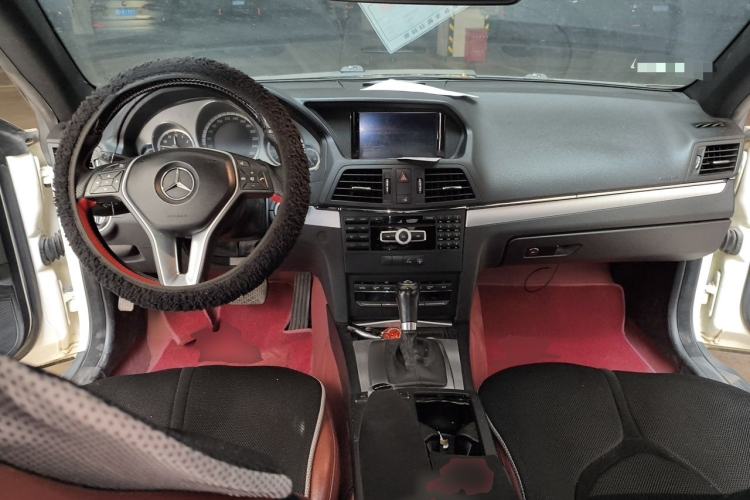 Used Mercedes-Benz E-Class 2011 E 260 CGI Coupe Center Console