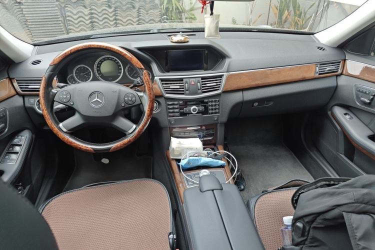 Used Mercedes-Benz E-Class 2011 E 300 L Elegant Model Center Console