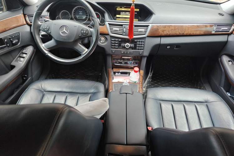 Used Mercedes-Benz E-Class 2011 E 300 L Elegant Model Center Console