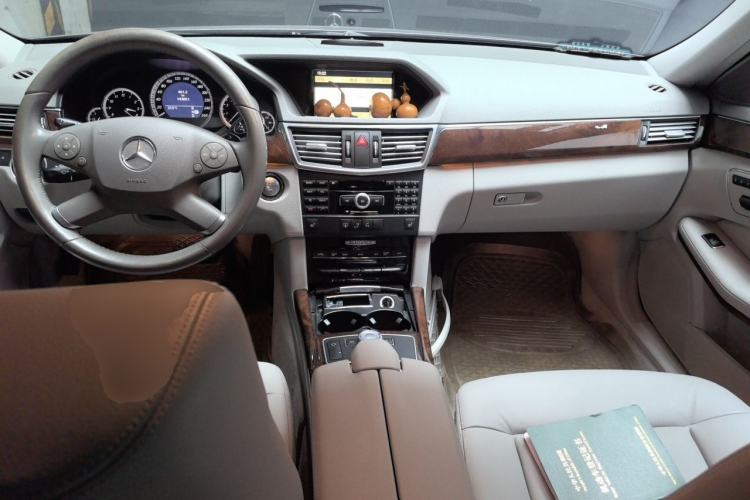 Used Mercedes-Benz E-Class 2011 E 300 L Elegant Model Center Console
