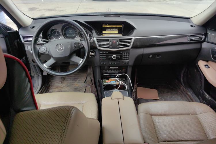 Used Mercedes-Benz E-Class 2011 E 300 L Fashion Prestige Model Center Console