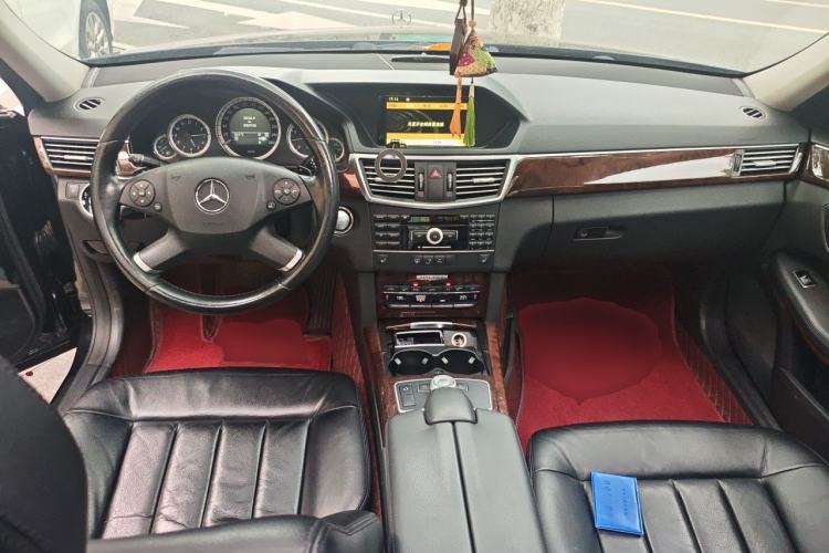 Used Mercedes-Benz E-Class 2011 E 300 L Elegant Model Center Console