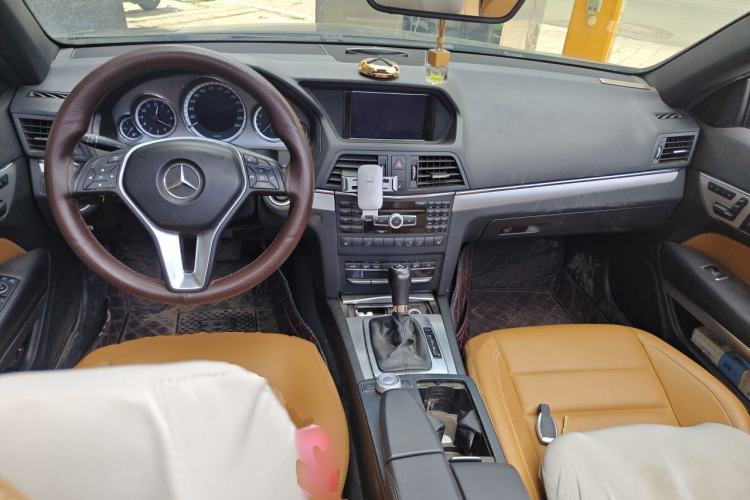 Used Mercedes-Benz E-Class 2011 E 260 CGI Convertible Edition Center Console