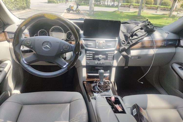 Used Mercedes-Benz E-Class 2011 E 200 L CGI Elegant Model Center Console