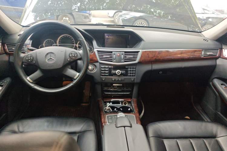 Used Mercedes-Benz E-Class 2011 E 300 L Elegant Model Center Console