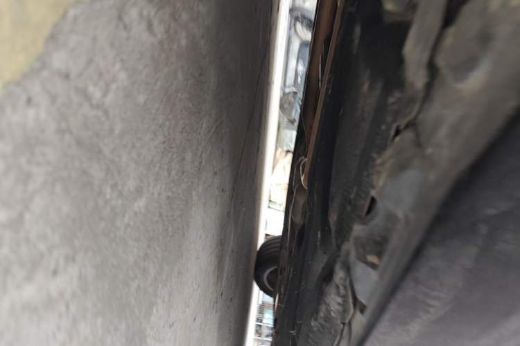 Used Mercedes-Benz E-Class 2011 E 300 L Elegant Model Chassis Front Left