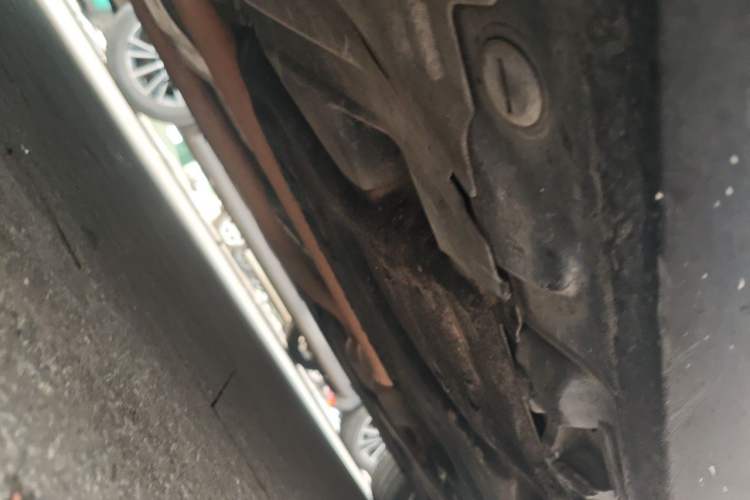 Used Mercedes-Benz E-Class 2011 E 300 L Elegant Model Chassis Front Left