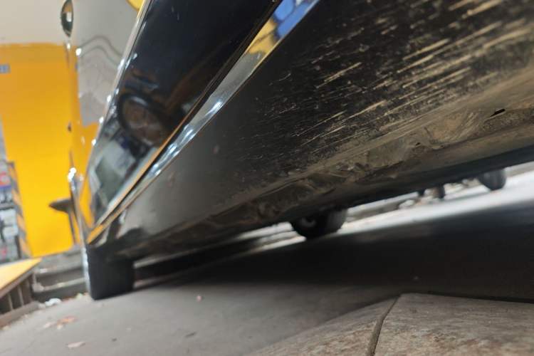 Used Mercedes-Benz E-Class 2011 E 300 L Elegant Model Chassis Front Right