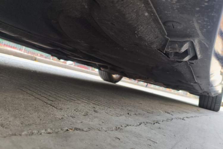 Used Mercedes-Benz E-Class 2011 E 300 L Elegant Model Chassis Rear Right
