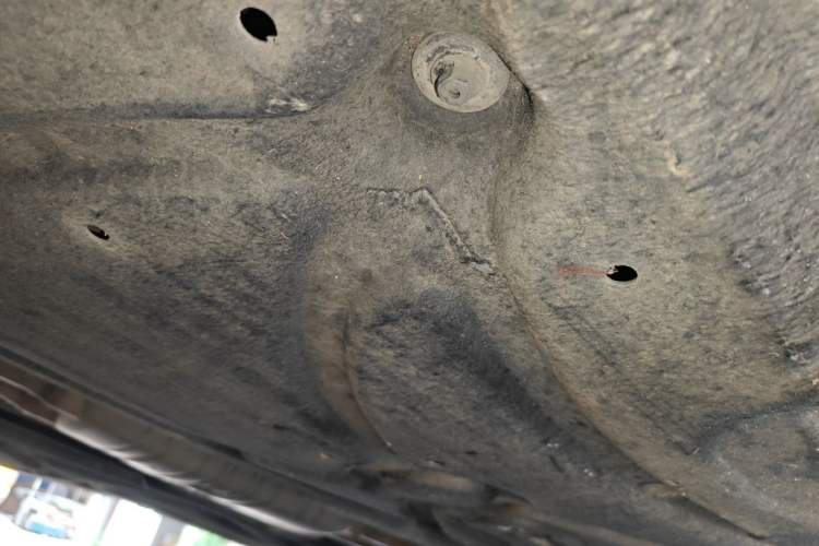 Used Mercedes-Benz E-Class 2011 E 300 L Elegant Model Chassis Rear Right