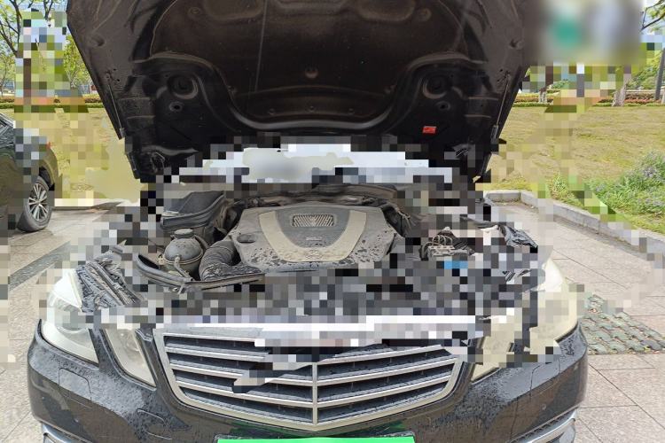 Used Mercedes-Benz E-Class 2011 E 300 L Fashion Prestige Model Engine Bay