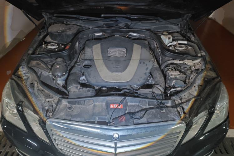 Used Mercedes-Benz E-Class 2011 E 300 L Elegant Model Engine Bay