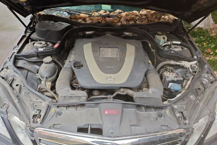 Used Mercedes-Benz E-Class 2011 E 300 L Fashion Prestige Model Engine Bay