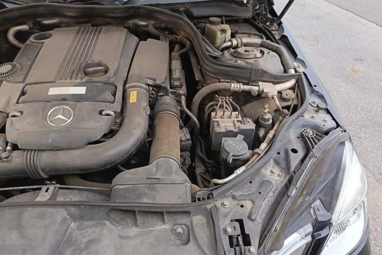 Used Mercedes-Benz E-Class 2011 E 200 L CGI Elegant Model Engine Bay Left