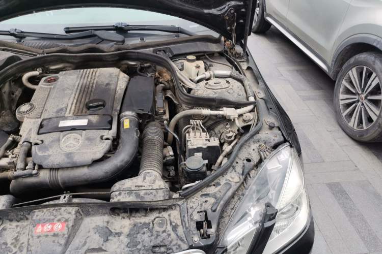 Used Mercedes-Benz E-Class 2011 E 200 L CGI Elegant Model Engine Bay Left