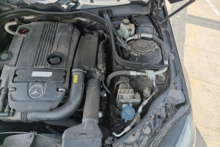 Used Mercedes-Benz E-Class 2011 E 260 L CGI Fashion Model Engine Bay Left