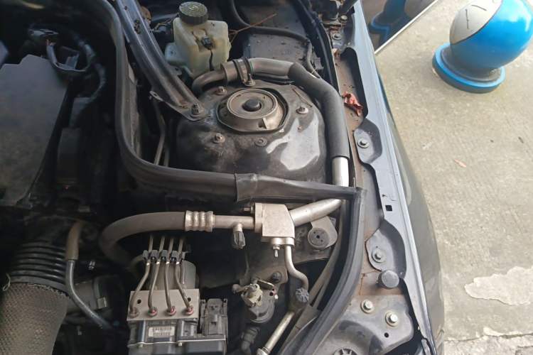 Used Mercedes-Benz E-Class 2011 E 200 L CGI Elegant Model Engine Bay Left