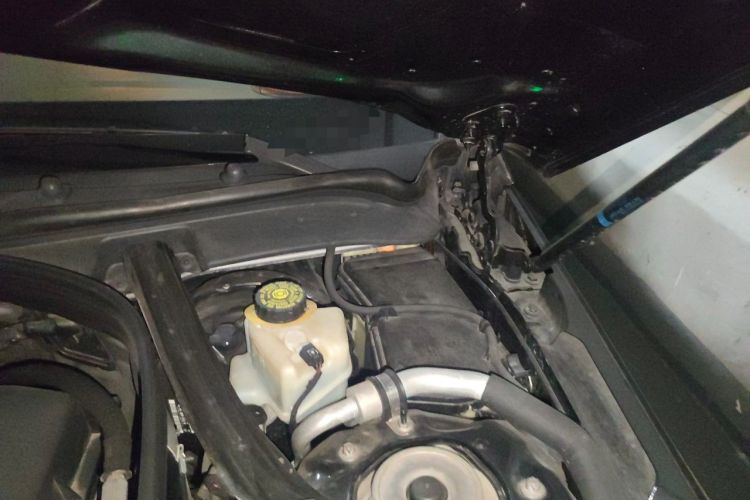Used Mercedes-Benz E-Class 2011 E 300 L Elegant Model Engine Bay Left