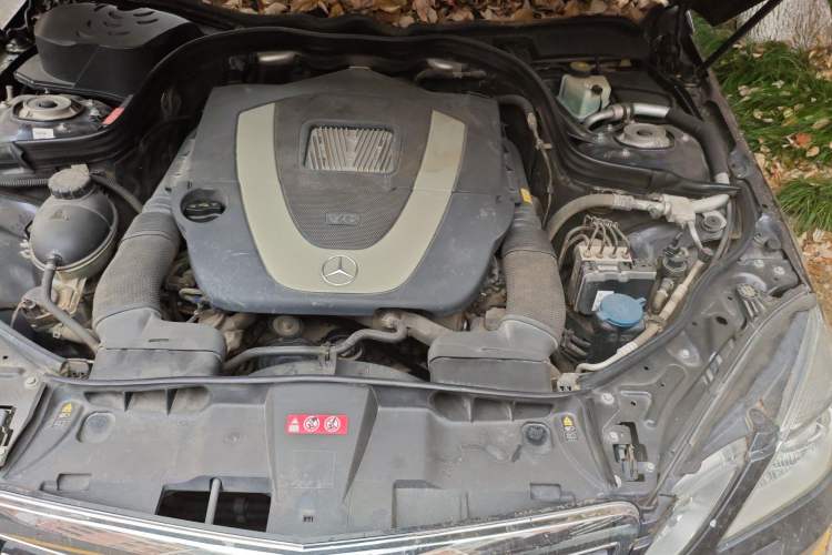 Used Mercedes-Benz E-Class 2011 E 300 L Fashion Prestige Model Engine Bay Left