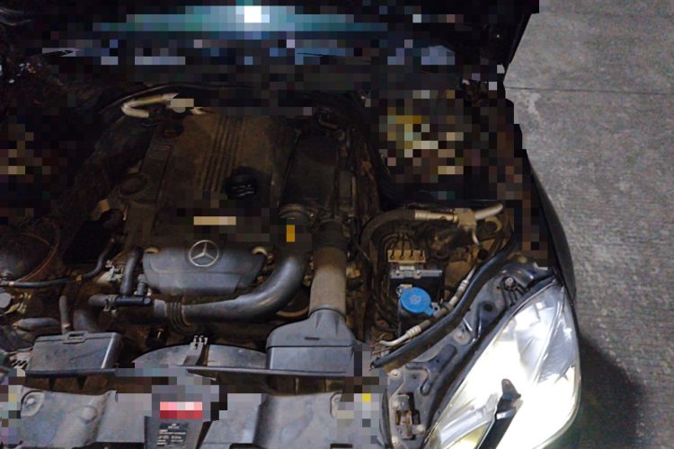 Used Mercedes-Benz E-Class 2011 E 260 L CGI Fashion Model Engine Bay Left