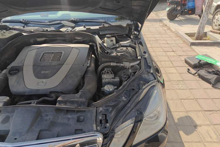 Used Mercedes-Benz E-Class 2011 E 300 L Elegant Model Engine Bay Left