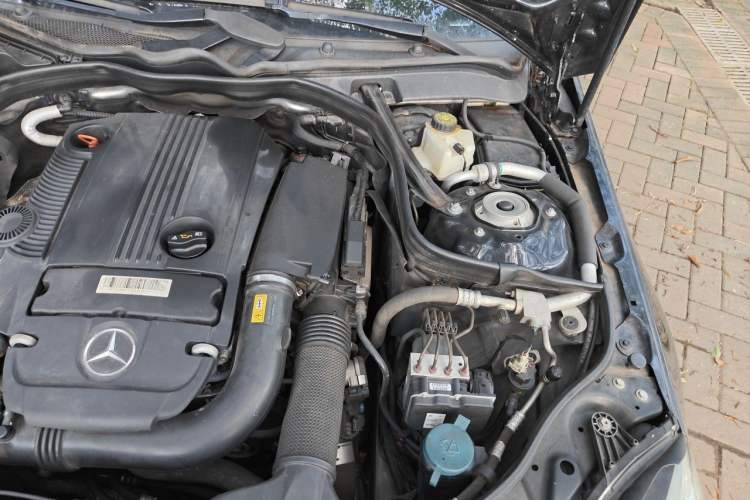 Used Mercedes-Benz E-Class 2011 E 200 L CGI Elegant Model Engine Bay Left