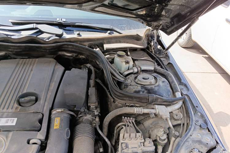 Used Mercedes-Benz E-Class 2011 E 200 L CGI Elegant Model Engine Bay Left