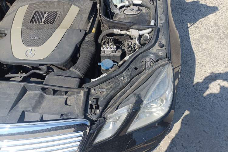Used Mercedes-Benz E-Class 2011 E 300 L Elegant Model Engine Bay Left
