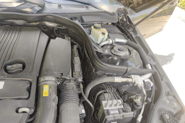 Used Mercedes-Benz E-Class 2011 E 200 L CGI Elegant Model Engine Bay Left