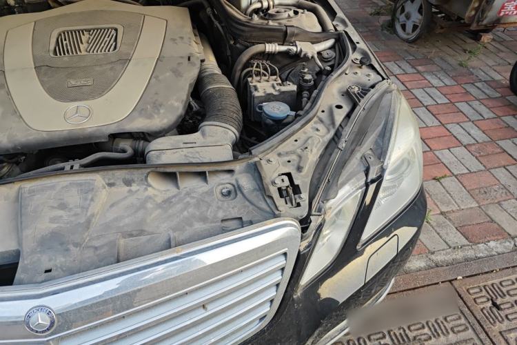 Used Mercedes-Benz E-Class 2011 E 300 L Elegant Model Engine Bay Left