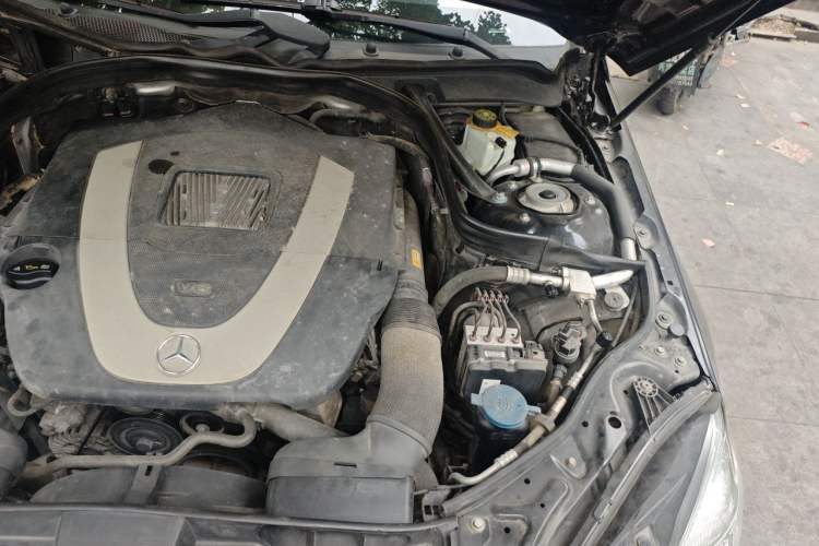 Used Mercedes-Benz E-Class 2011 E 300 L Elegant Model Engine Bay Left
