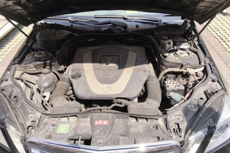 Used Mercedes-Benz E-Class 2011 E 300 L Elegant Model Engine Bay