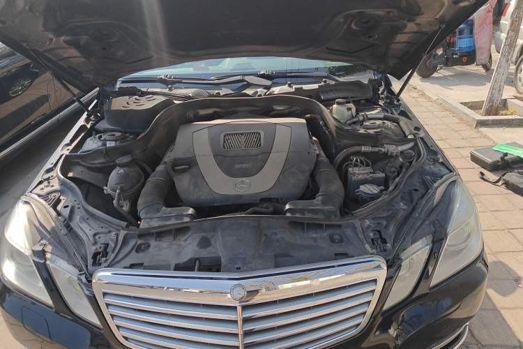 Used Mercedes-Benz E-Class 2011 E 300 L Elegant Model Engine Bay