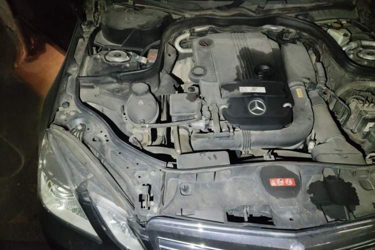 Used Mercedes-Benz E-Class 2011 E 260 L CGI Fashion Model Engine Bay Right