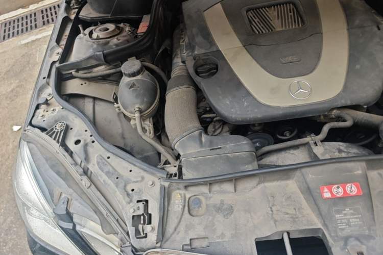 Used Mercedes-Benz E-Class 2011 E 300 L Elegant Model Engine Bay Right