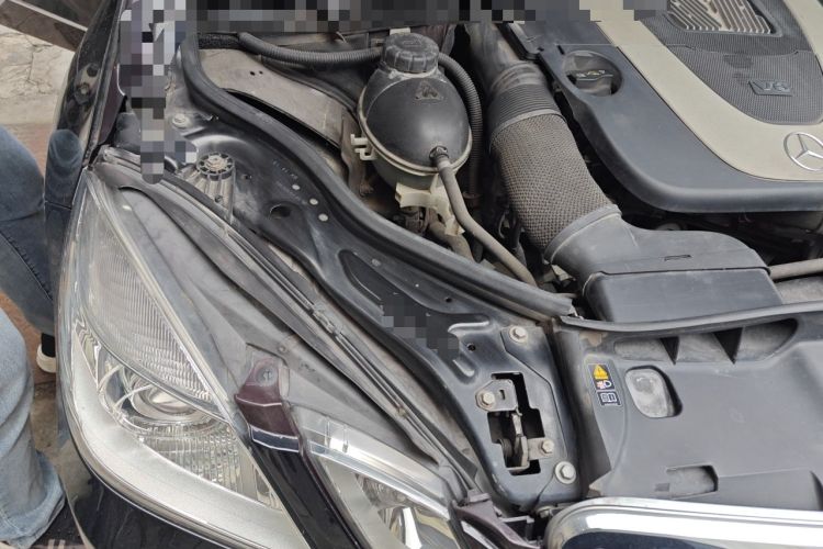 Used Mercedes-Benz E-Class 2011 E 300 L Elegant Model Engine Bay Right
