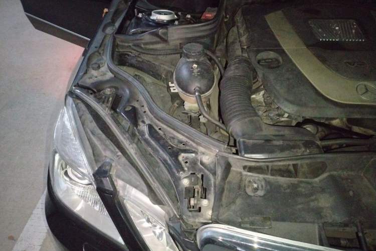 Used Mercedes-Benz E-Class 2011 E 300 L Elegant Model Engine Bay Right