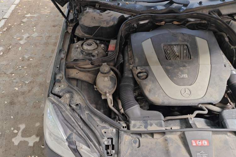 Used Mercedes-Benz E-Class 2011 E 300 L Elegant Model Engine Bay Right