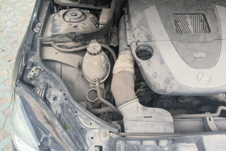 Used Mercedes-Benz E-Class 2011 E 300 L Elegant Model Engine Bay Right