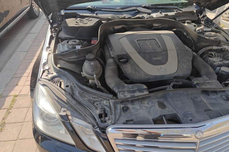 Used Mercedes-Benz E-Class 2011 E 300 L Elegant Model Engine Bay Right