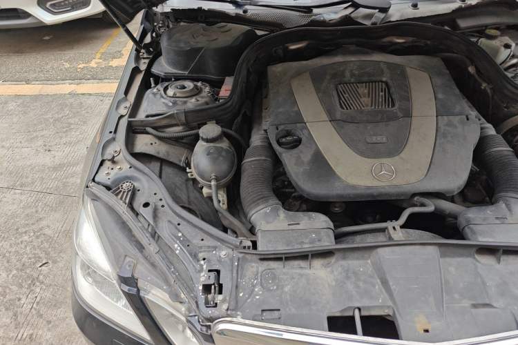 Used Mercedes-Benz E-Class 2011 E 300 L Elegant Model Engine Bay Right
