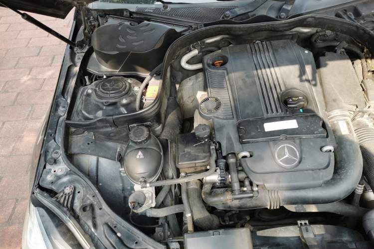 Used Mercedes-Benz E-Class 2011 E 260 L CGI Fashion Model Engine Bay Right