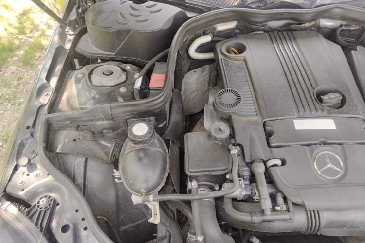 Used Mercedes-Benz E-Class 2011 E 200 L CGI Elegant Model Engine Bay Right