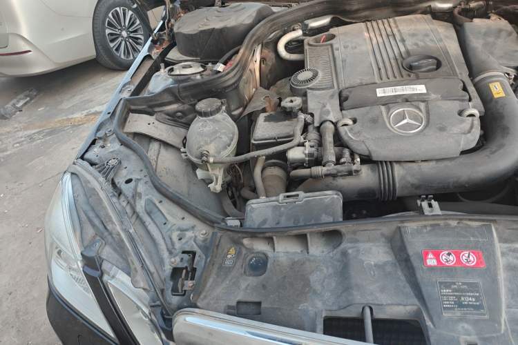 Used Mercedes-Benz E-Class 2011 E 200 L CGI Elegant Model Engine Bay Right