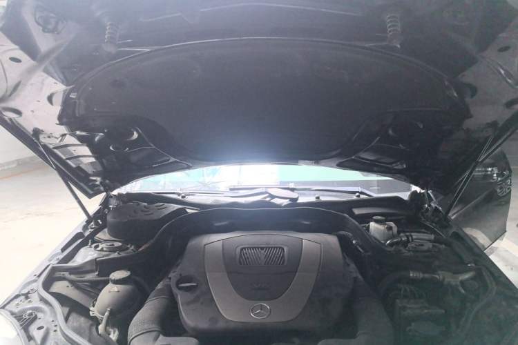 Used Mercedes-Benz E-Class 2011 E 300 L Elegant Model Engine Bay