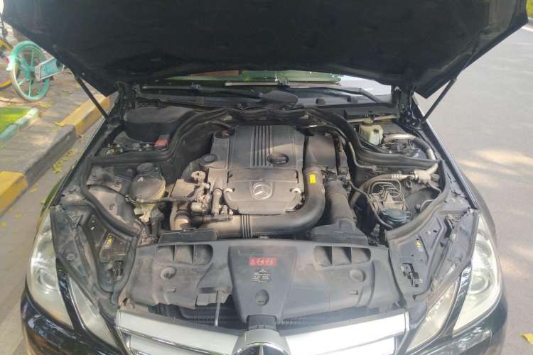 Used Mercedes-Benz E-Class 2011 E 260 CGI Coupe Engine Bay