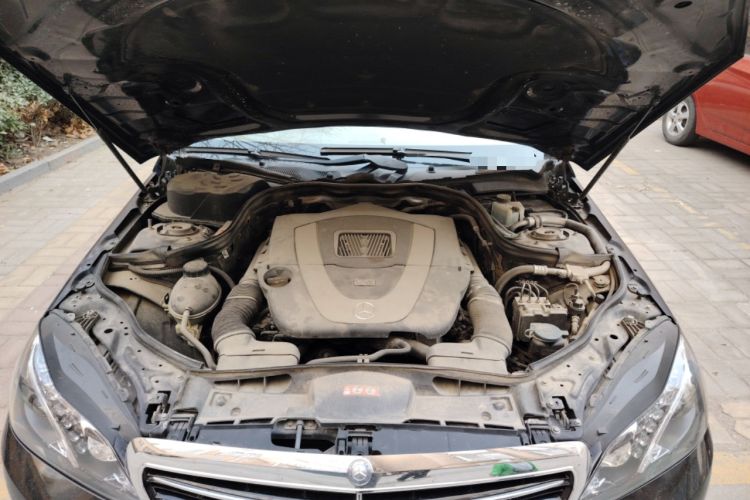 Used Mercedes-Benz E-Class 2011 E 300 L Elegant Model Engine Bay