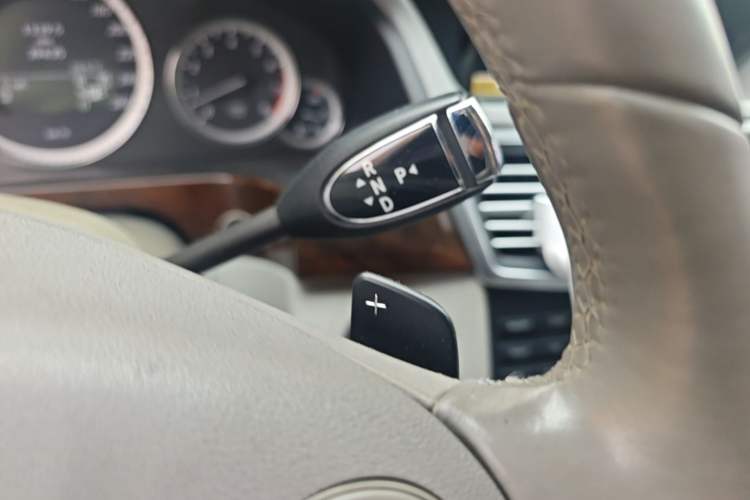 Used Mercedes-Benz E-Class 2011 E 300 L Elegant Model Gear Lever
